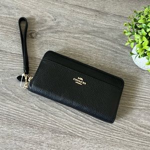 NWT🖤 Coach Black Zip Around Wristlet Phone Wallet